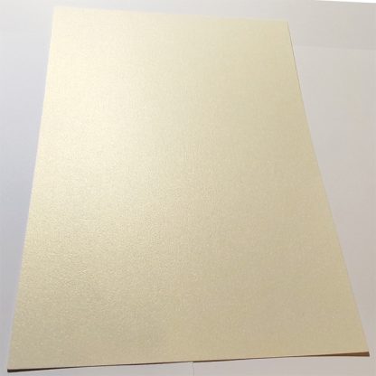 Woodware Pearlescent Ivory Card - 20kpl